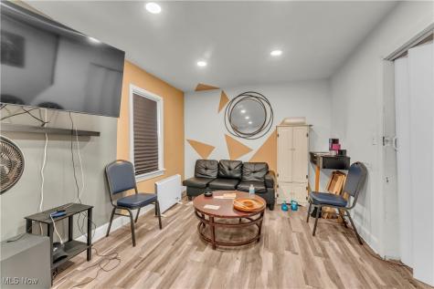 6113 Saint Clair Avenue Cleveland OH 44103