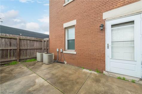 751 Starkweather Cleveland OH 44113