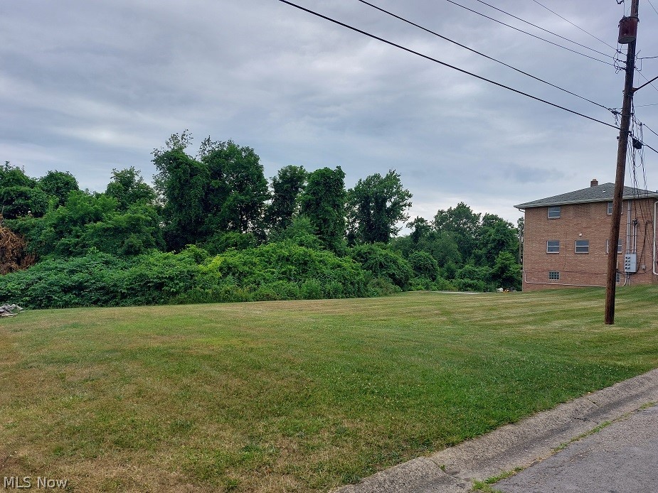 427-445 Woodland Avenue Steubenville OH 43952
