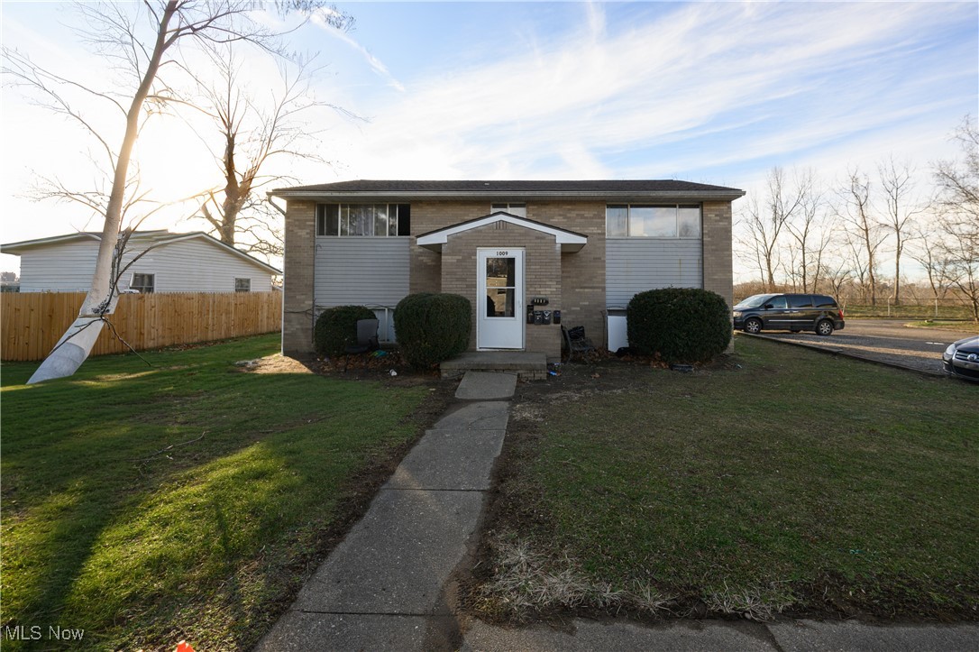 1009-1011 12th Street NW New Philadelphia OH 44663