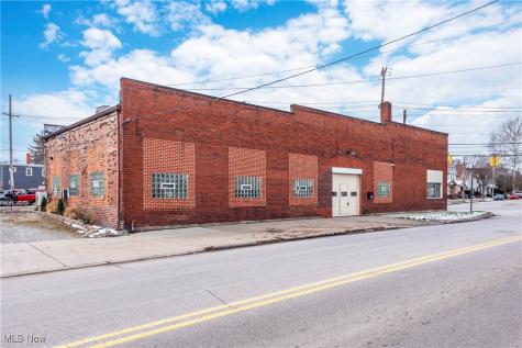 2030 Broadview Road Cleveland OH 44109