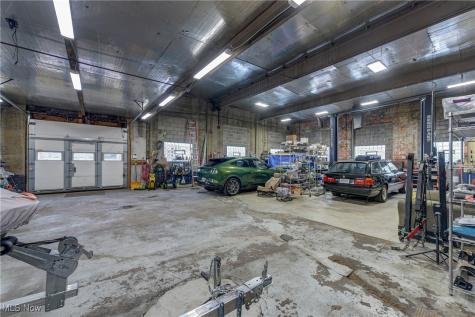 2030 Broadview Road Cleveland OH 44109