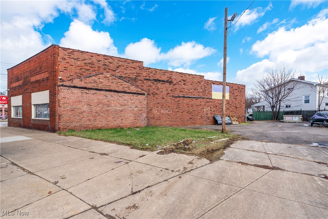 2030 Broadview Road Cleveland OH 44109