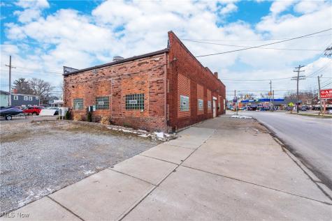 2030 Broadview Road Cleveland OH 44109