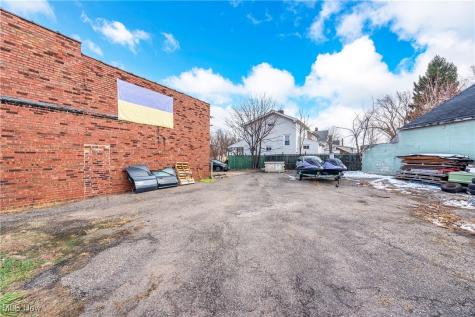 2030 Broadview Road Cleveland OH 44109