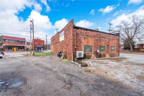 2030 Broadview Road Cleveland OH 44109