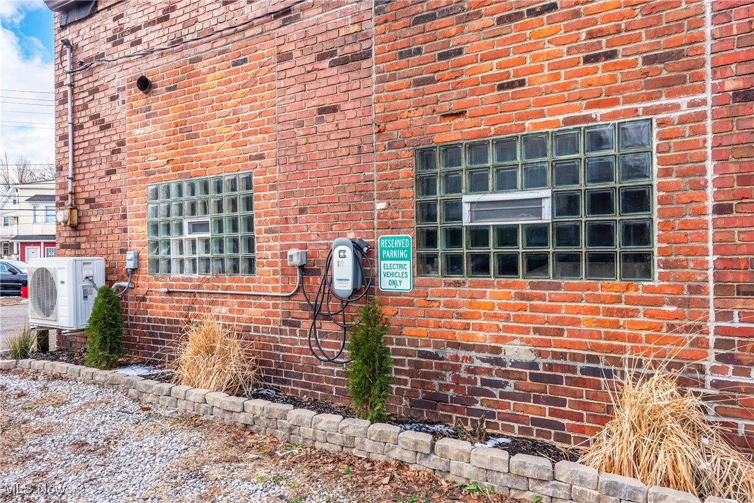 2030 Broadview Road Cleveland OH 44109