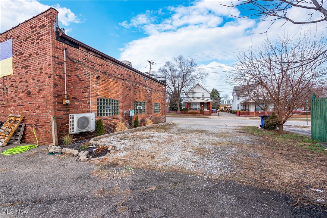 2030 Broadview Road Cleveland OH 44109