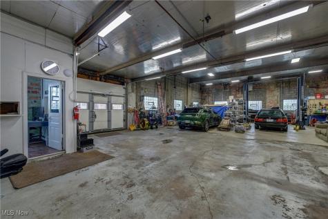 2030 Broadview Road Cleveland OH 44109
