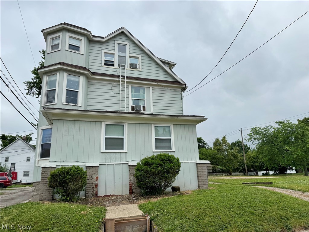 246 5th Street NW Barberton OH 44203
