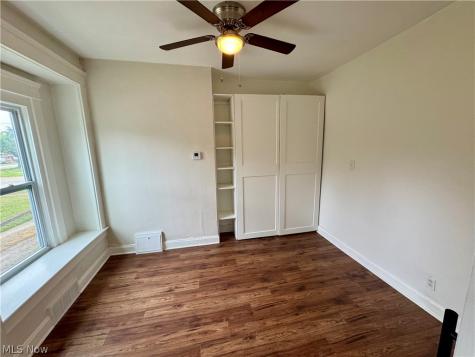 246 5th Street NW Barberton OH 44203