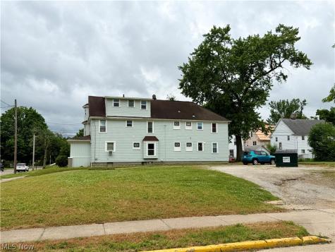246 5th Street NW Barberton OH 44203