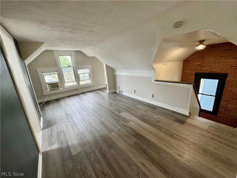 246 5th Street NW Barberton OH 44203