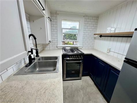 246 5th Street NW Barberton OH 44203