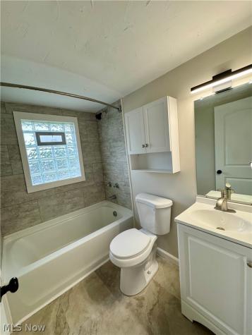 246 5th Street NW Barberton OH 44203