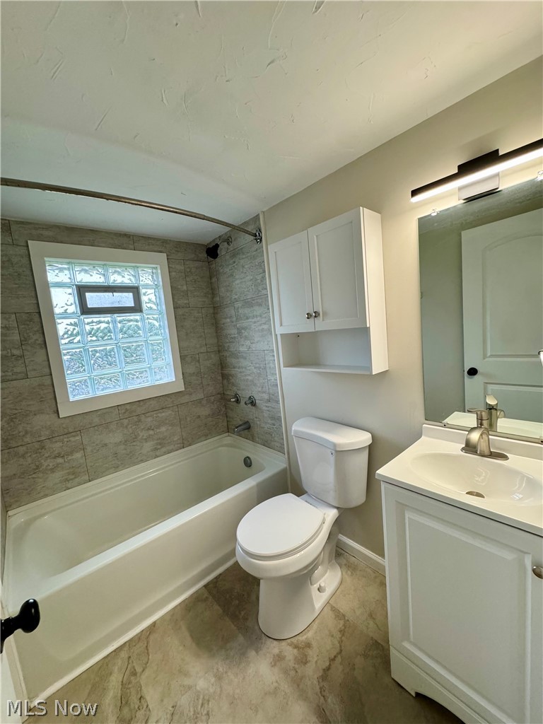 246 5th Street NW Barberton OH 44203