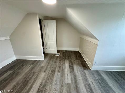 246 5th Street NW Barberton OH 44203