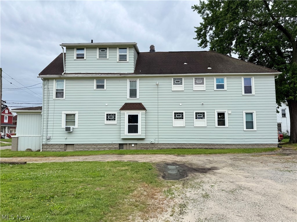 246 5th Street NW Barberton OH 44203