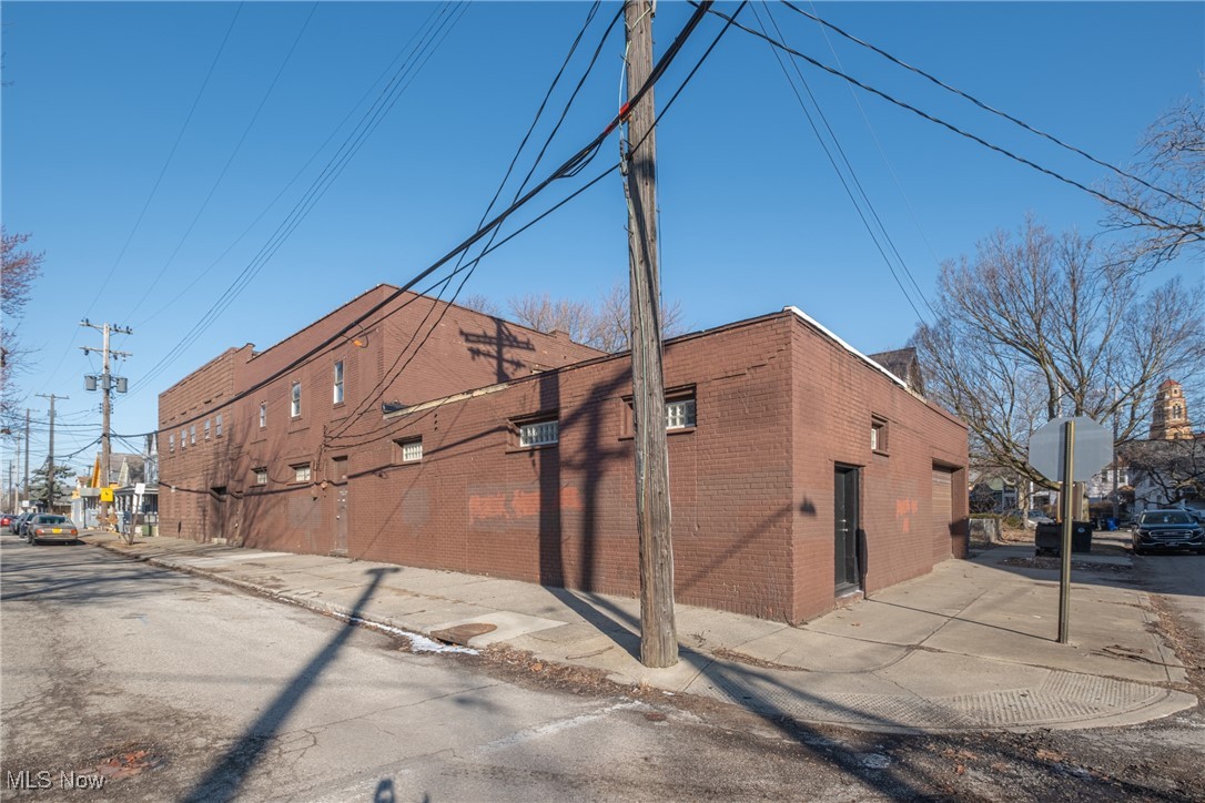 1194 E 60th Street Cleveland OH 44103