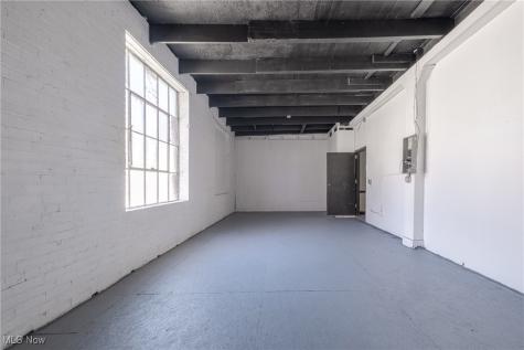 1194 E 60th Street Cleveland OH 44103