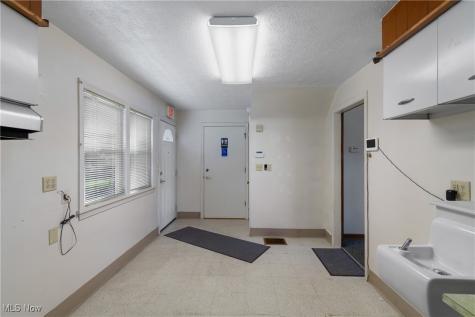 1850 Whipple Avenue NW Canton OH 44708