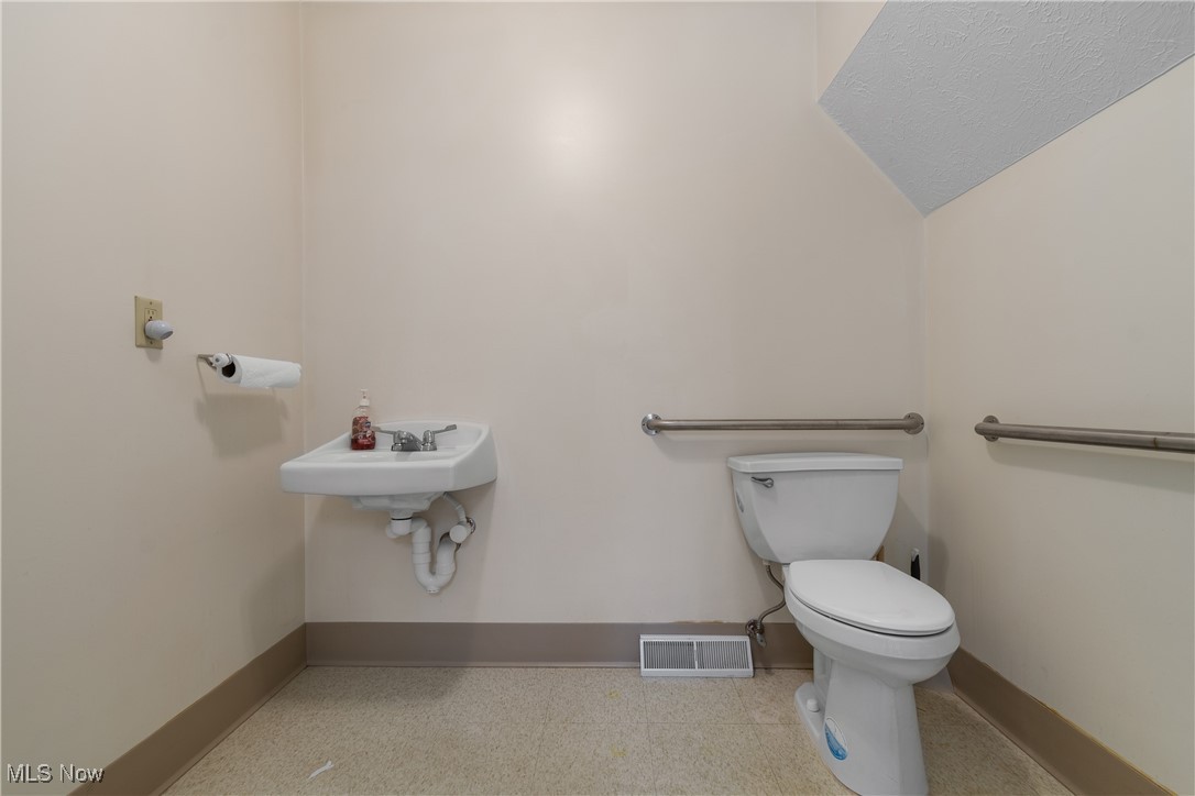 1850 Whipple Avenue NW Canton OH 44708