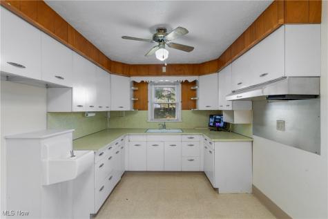 1850 Whipple Avenue NW Canton OH 44708