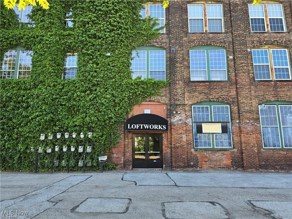 1667 E 40th Street Cleveland OH 44103