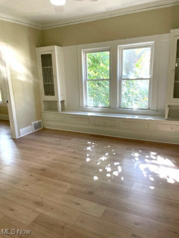 957 E 143rd Street Cleveland OH 44110