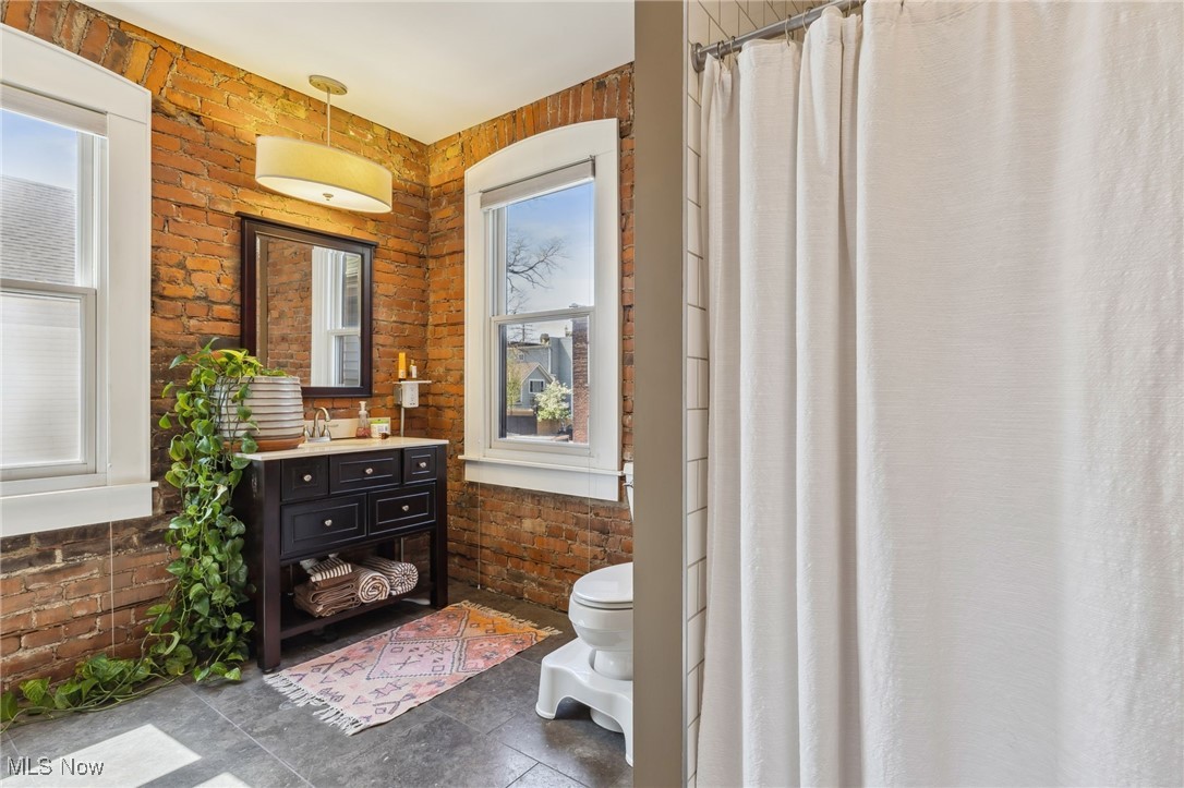 801 Literary Road Cleveland OH 44113