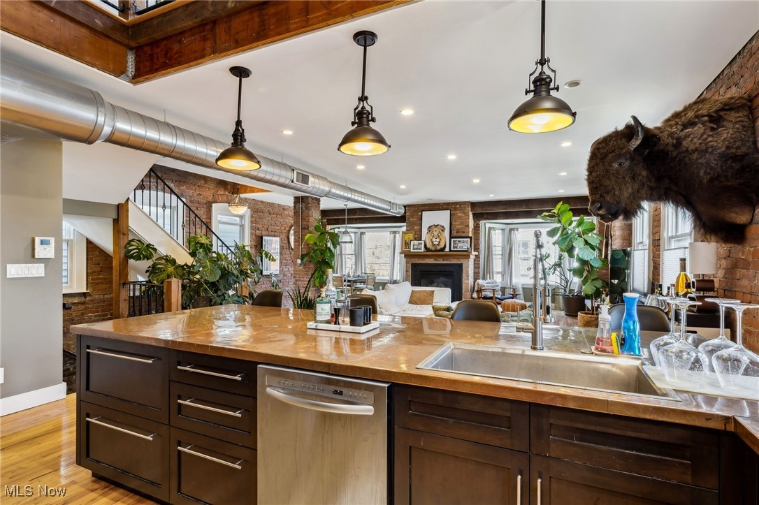 801 Literary Road Cleveland OH 44113