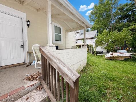 238 Nieman Street Akron OH 44305