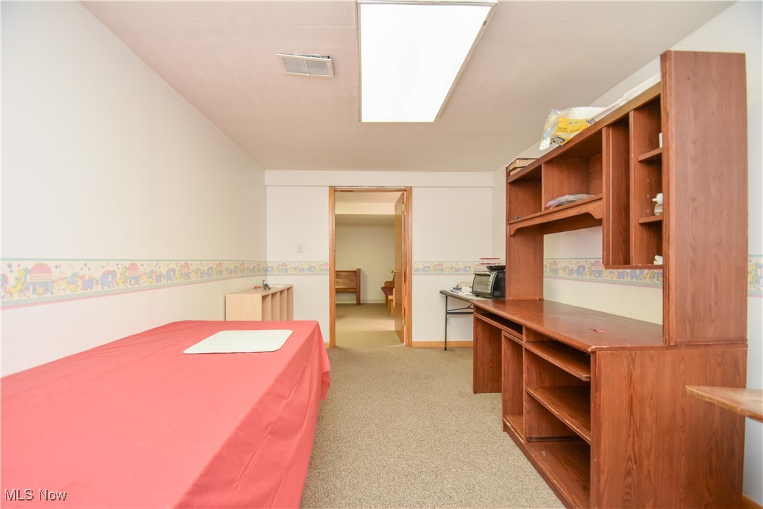 1187 Deforest Road SE Warren OH 44484