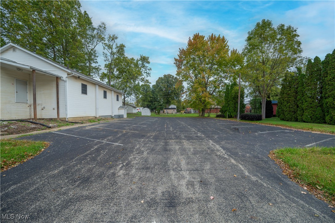 1187 Deforest Road SE Warren OH 44484