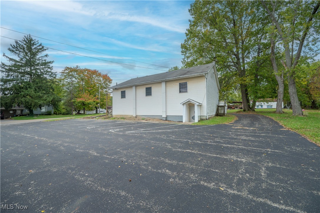 1187 Deforest Road SE Warren OH 44484