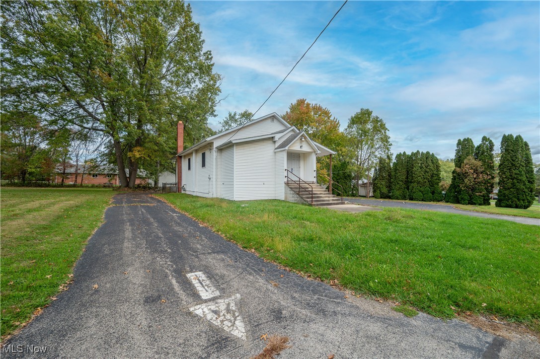 1187 Deforest Road SE Warren OH 44484