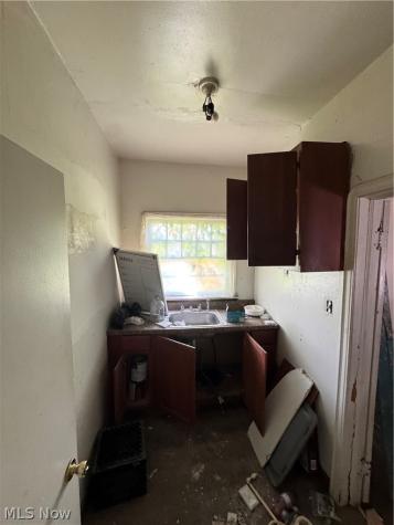 7523 Union Avenue Cleveland OH 44105