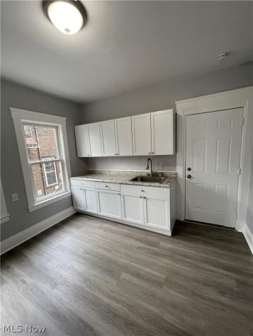 1386 E 43 Cleveland OH 44103