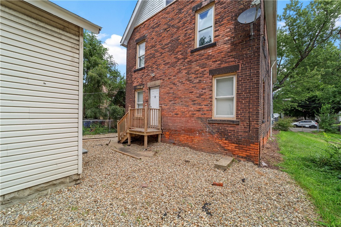 1386 E 43 Cleveland OH 44103