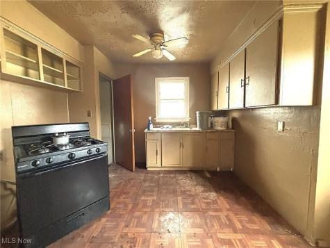 3927 E 153rd Street Cleveland OH 44128