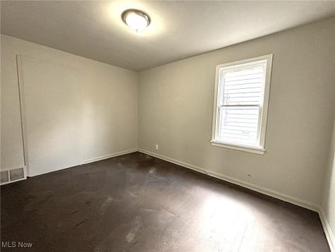 3927 E 153rd Street Cleveland OH 44128