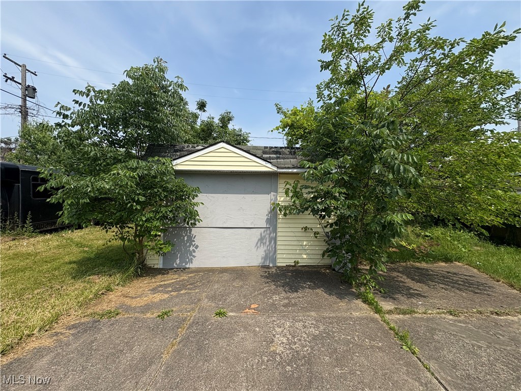 3927 E 153rd Street Cleveland OH 44128