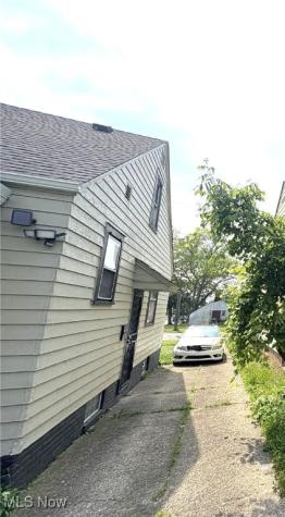 3927 E 153rd Street Cleveland OH 44128