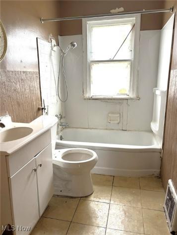 3927 E 153rd Street Cleveland OH 44128