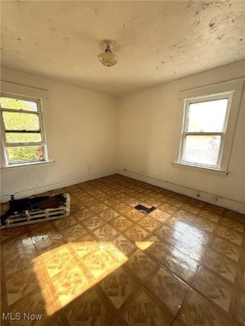 3927 E 153rd Street Cleveland OH 44128