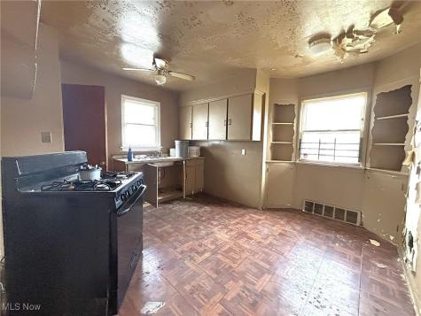 3927 E 153rd Street Cleveland OH 44128