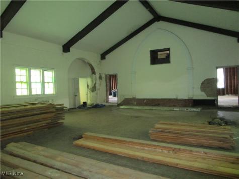 272 E Main Road Conneaut OH 44030