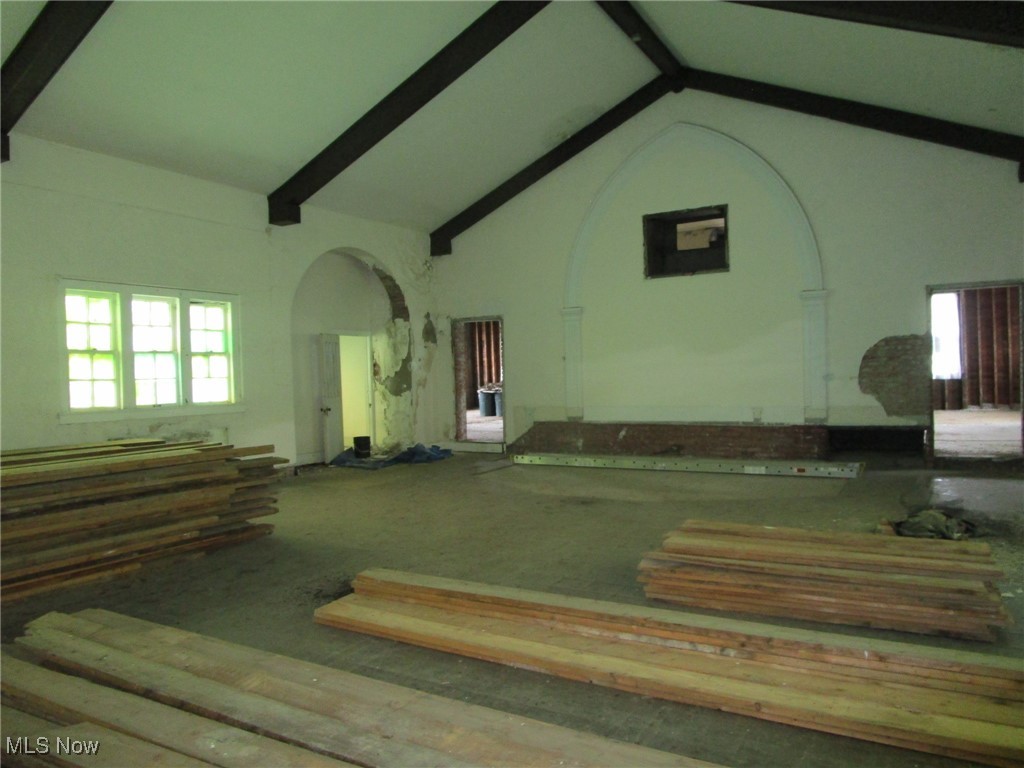 272 E Main Road Conneaut OH 44030