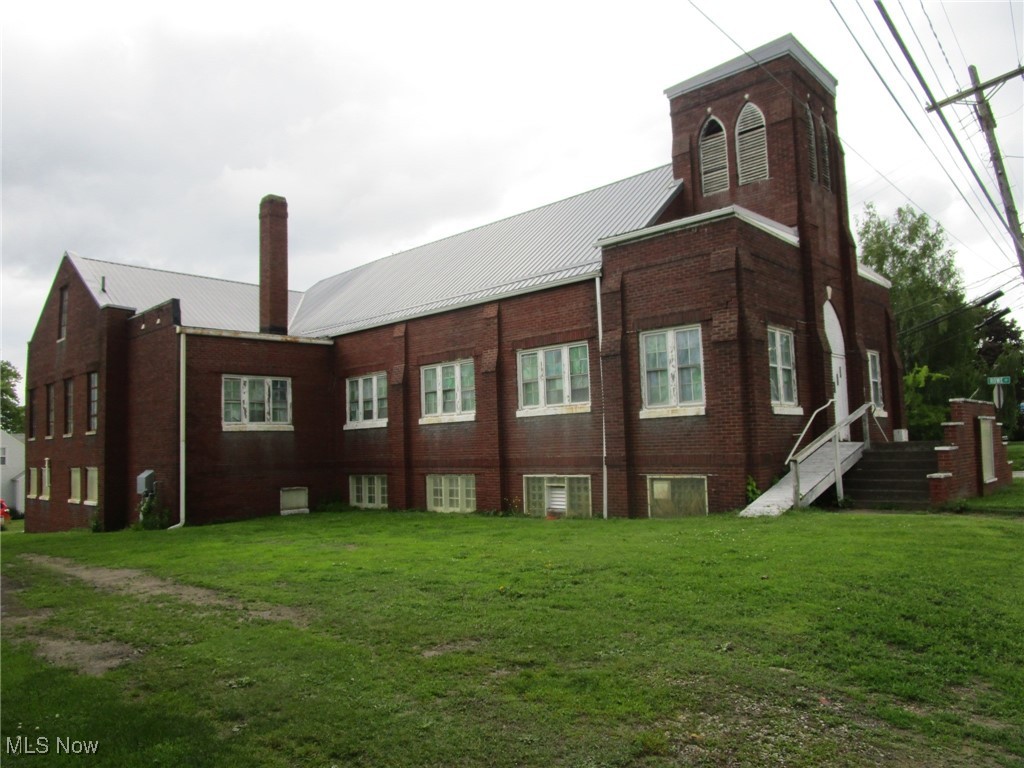 272 E Main Road Conneaut OH 44030