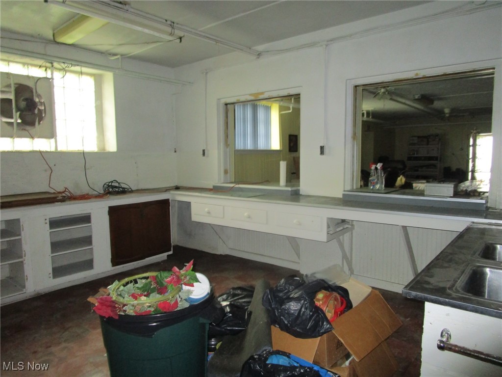 272 E Main Road Conneaut OH 44030